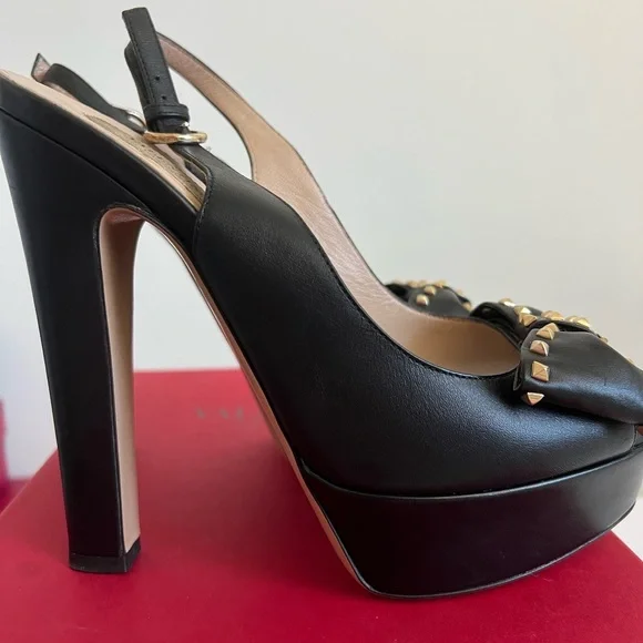 VALENTINO GARAVANI STUDDED BOW PLATFORM PUMPS - Picture 3 of 12